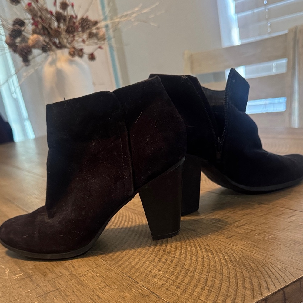 Elegant Black Ankle Boots